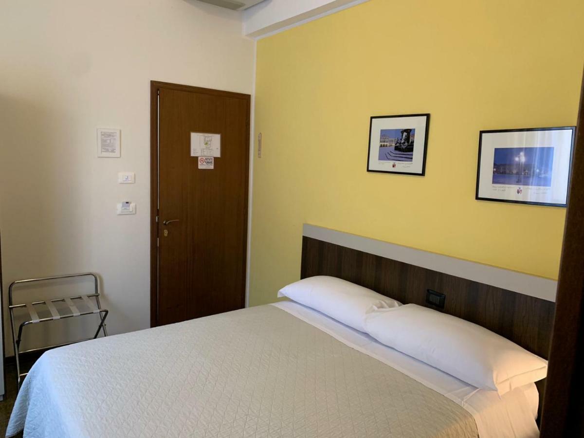 Hotel Centrale Este Eksteriør billede
