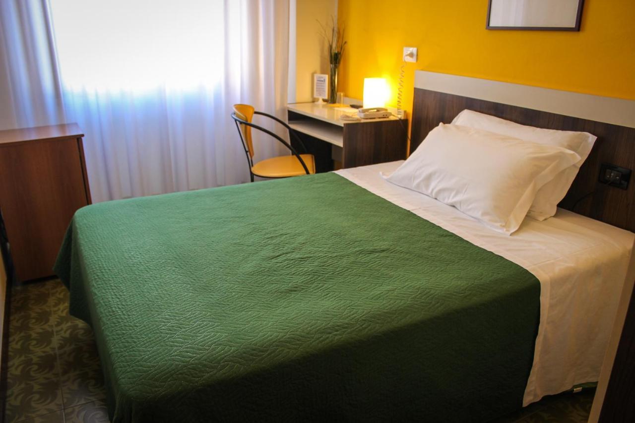 Hotel Centrale Este Eksteriør billede