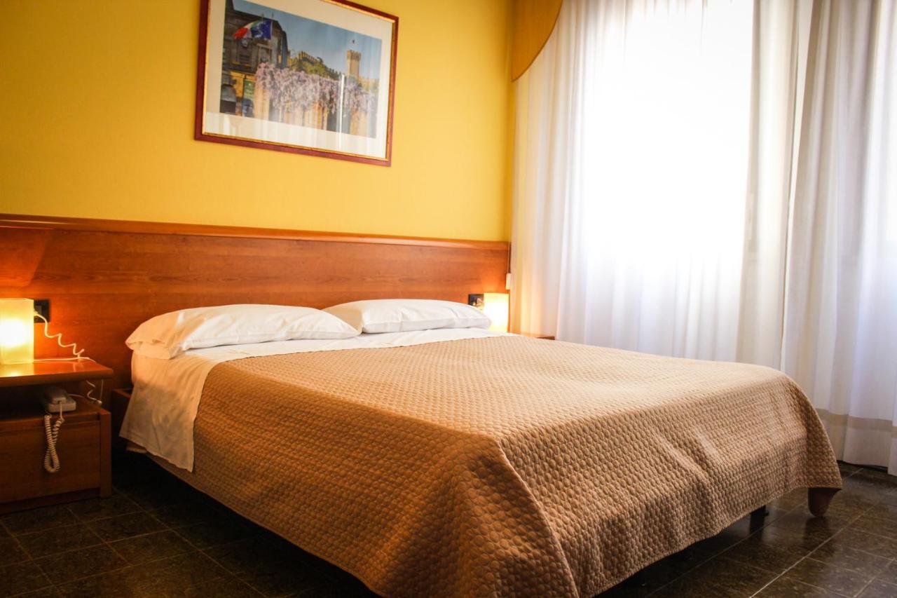Hotel Centrale Este Eksteriør billede