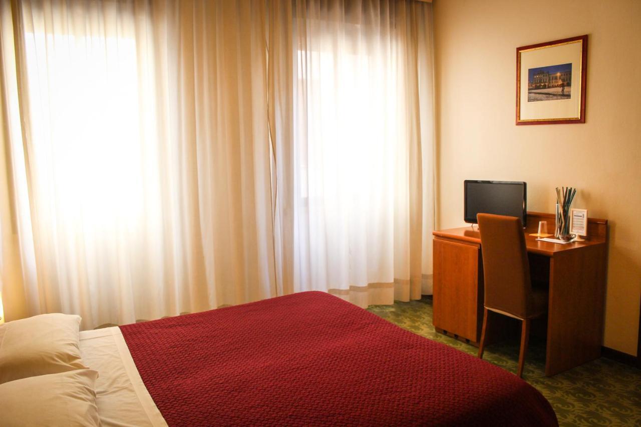 Hotel Centrale Este Eksteriør billede